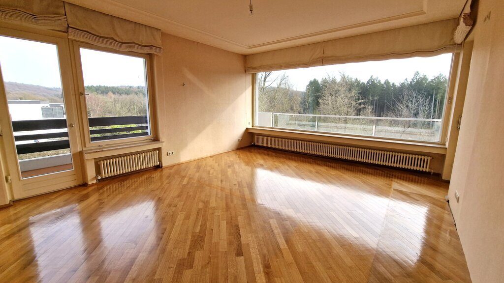 Immobilienangebot - Aachen - Wohnen - Der Blick ins Grüne!
Bezugsfreie 3 Zimmerwohnung mit großem Balkon und PKW Stellplatz