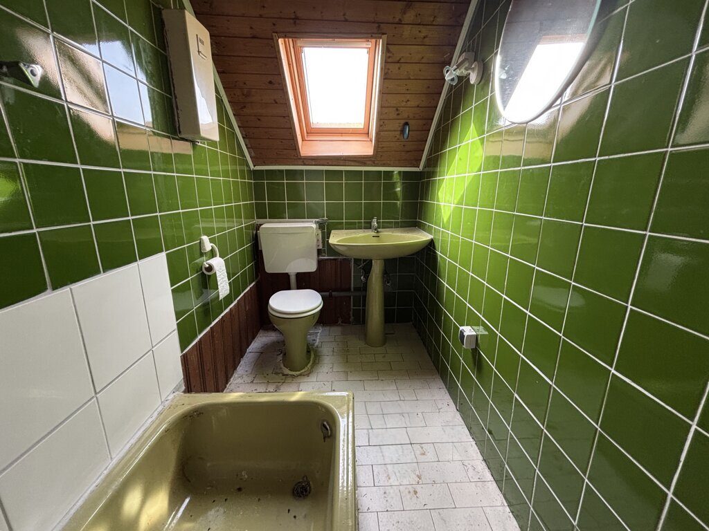 Immobilienangebot - Würselen - Wohnen - Modernisierungsbedürftiges Einfamilienhaus mit Garage und Sonnengrundstück im Herzen von Bardenberg