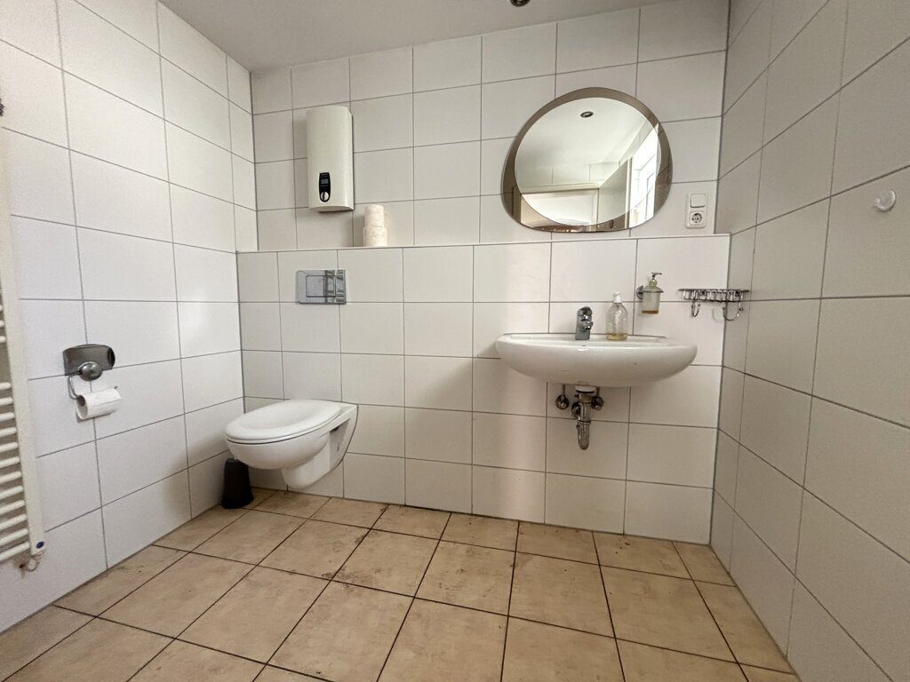 Immobilienangebot - Würselen - Wohnen - Modernisierungsbedürftiges Einfamilienhaus mit Garage und Sonnengrundstück im Herzen von Bardenberg