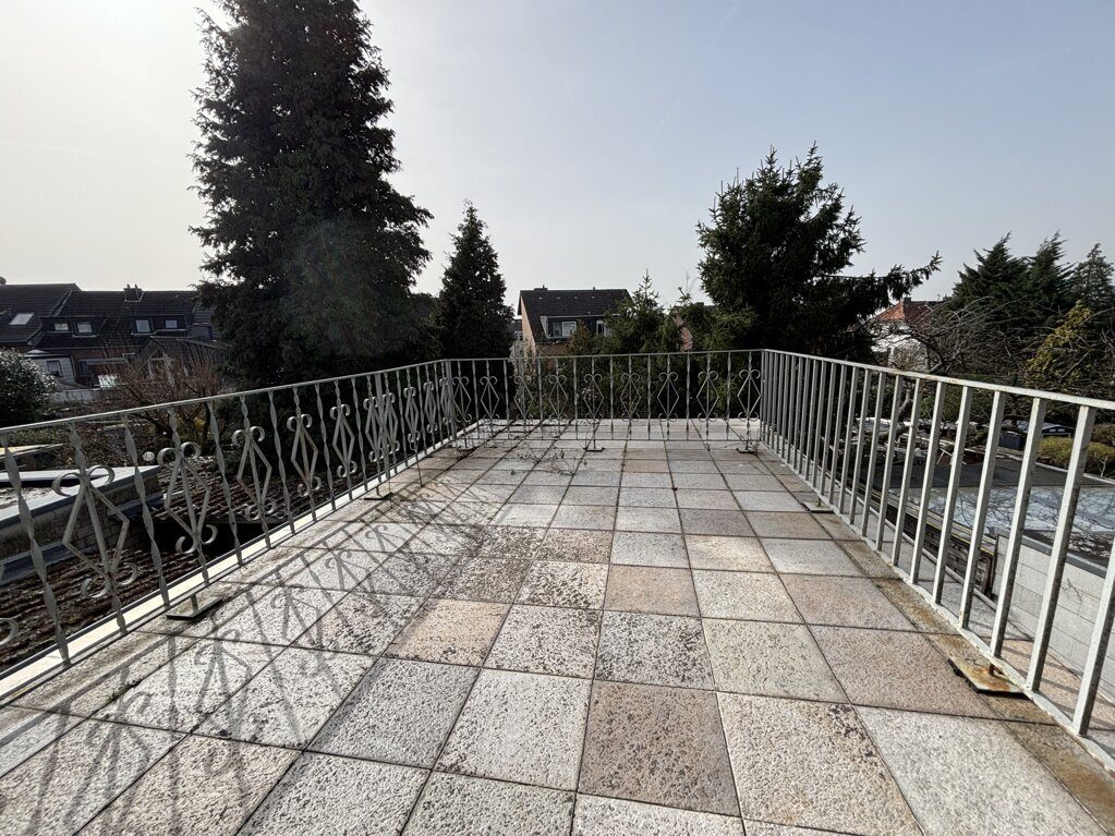 Immobilienangebot - Würselen - Wohnen - Modernisierungsbedürftiges Einfamilienhaus mit Garage und Sonnengrundstück im Herzen von Bardenberg
