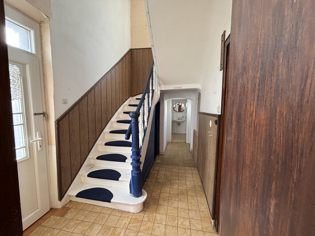 Immobilienangebot - Würselen - Wohnen - Modernisierungsbedürftiges Einfamilienhaus mit Garage und Sonnengrundstück im Herzen von Bardenberg