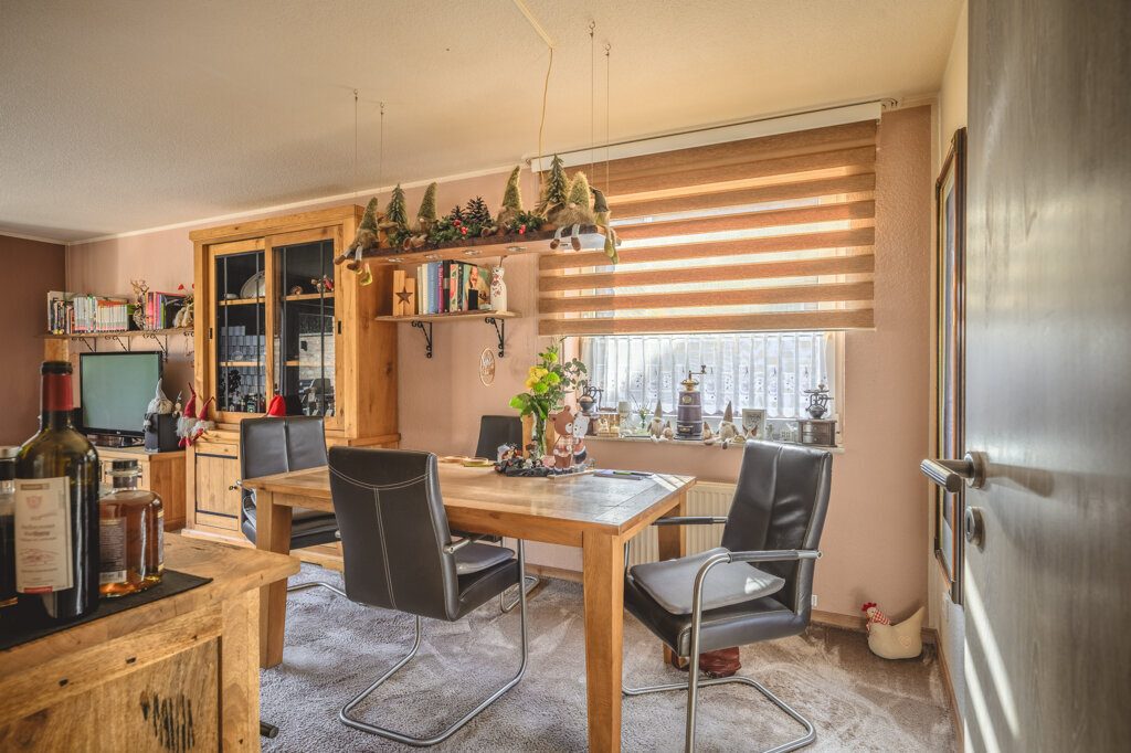 Immobilienangebot - Langerwehe - Wohnen - Charmantes Einfamilienhaus für die Familie
mit sonnigem Garten und Doppelgarage in ruhiger Lage