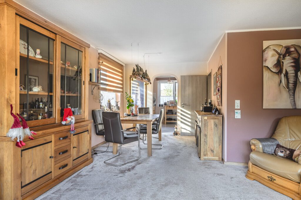 Immobilienangebot - Langerwehe - Wohnen - Charmantes Einfamilienhaus für die Familie
mit sonnigem Garten und Doppelgarage in ruhiger Lage
