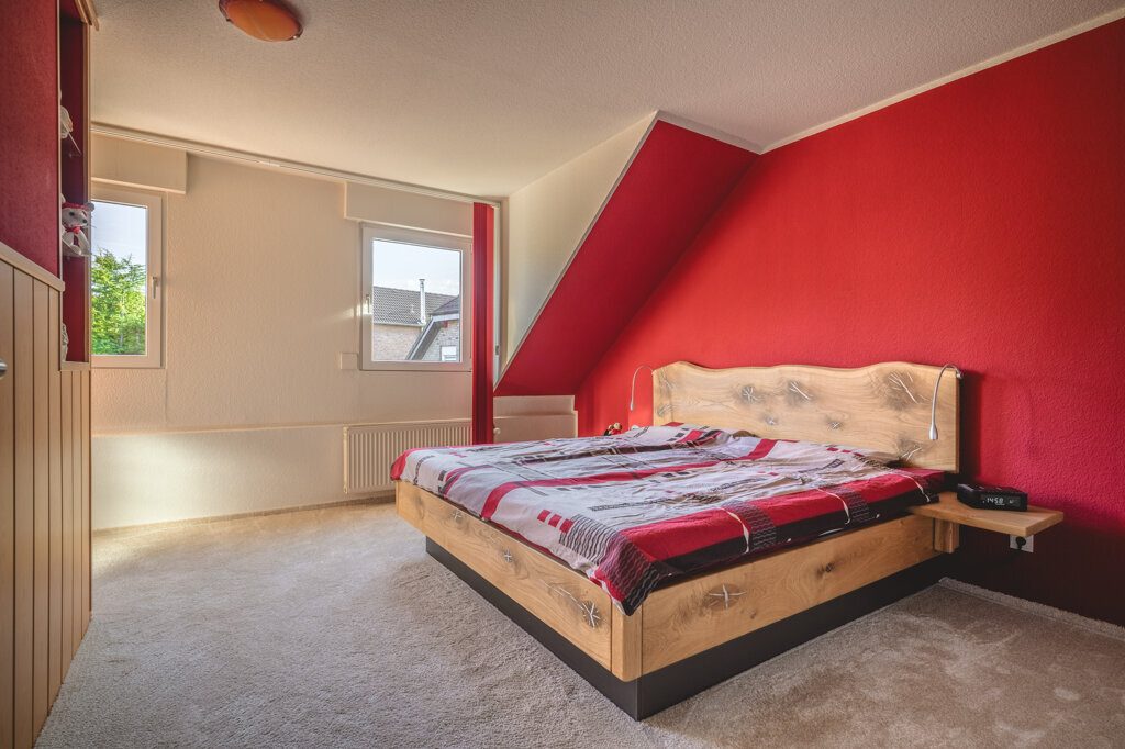 Immobilienangebot - Langerwehe - Wohnen - Charmantes Einfamilienhaus für die Familie
mit sonnigem Garten und Doppelgarage in ruhiger Lage