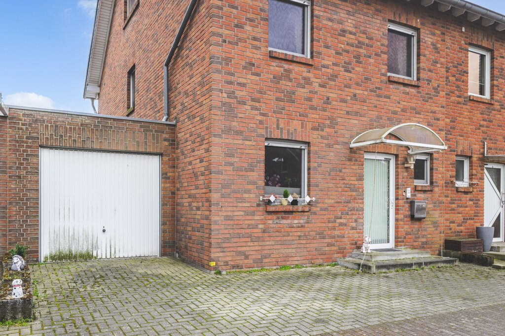 Immobilienangebot - Titz Ameln - Wohnen - Titz -Ameln!
Doppelhaushälfte mit Platz für die ganze Familie