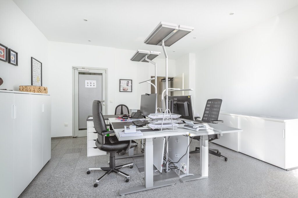 Immobilienangebot - Aachen - Renditehäuser - Innerstädtisches, modernisiertes Wohnhaus mit fünf bezugsfreien Wohnungen und zwei Gewerbeeinheiten