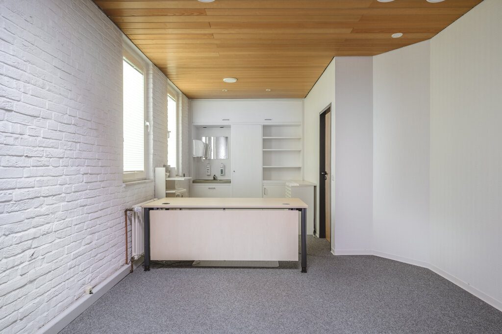 Immobilienangebot - Aachen - Renditehäuser - Innerstädtisches, modernisiertes Wohnhaus mit fünf bezugsfreien Wohnungen und zwei Gewerbeeinheiten
