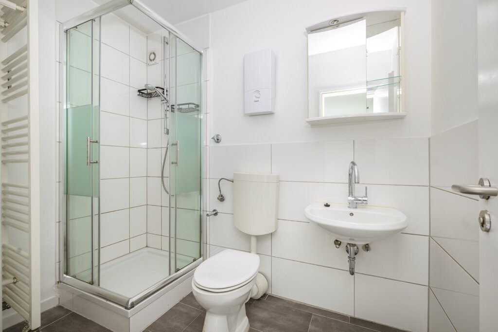 Immobilienangebot - Aachen - Renditehäuser - Innerstädtisches, modernisiertes Wohnhaus mit fünf bezugsfreien Wohnungen und zwei Gewerbeeinheiten
