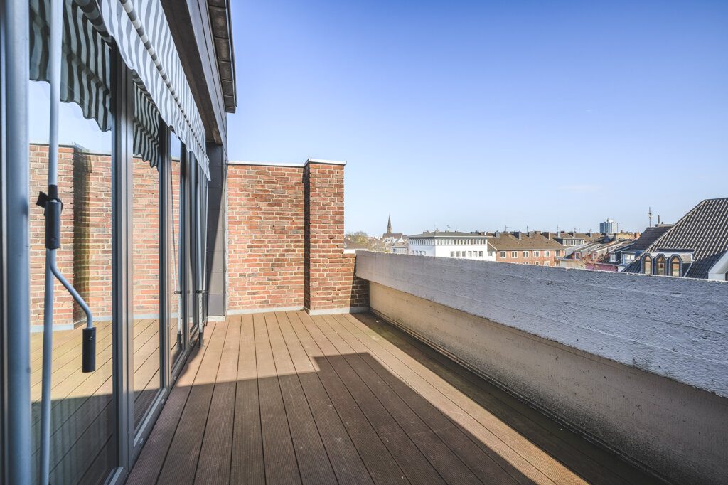 Immobilienangebot - Aachen - Renditehäuser - Innerstädtisches, modernisiertes Wohnhaus mit fünf bezugsfreien Wohnungen und zwei Gewerbeeinheiten
