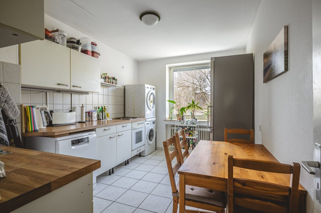 Immobilienangebot - Aachen - Renditehäuser - Gut geschnittene 3-Zimmer-Wohnung mit 2 Balkonen in ruhiger Wohnlage im Herzen von Aachen