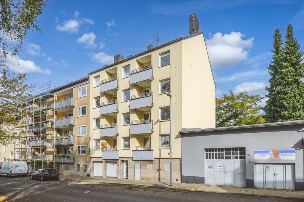 Immobilienangebot - Aachen - Renditehäuser - Gut geschnittene 3-Zimmer-Wohnung mit 2 Balkonen in ruhiger Wohnlage im Herzen von Aachen