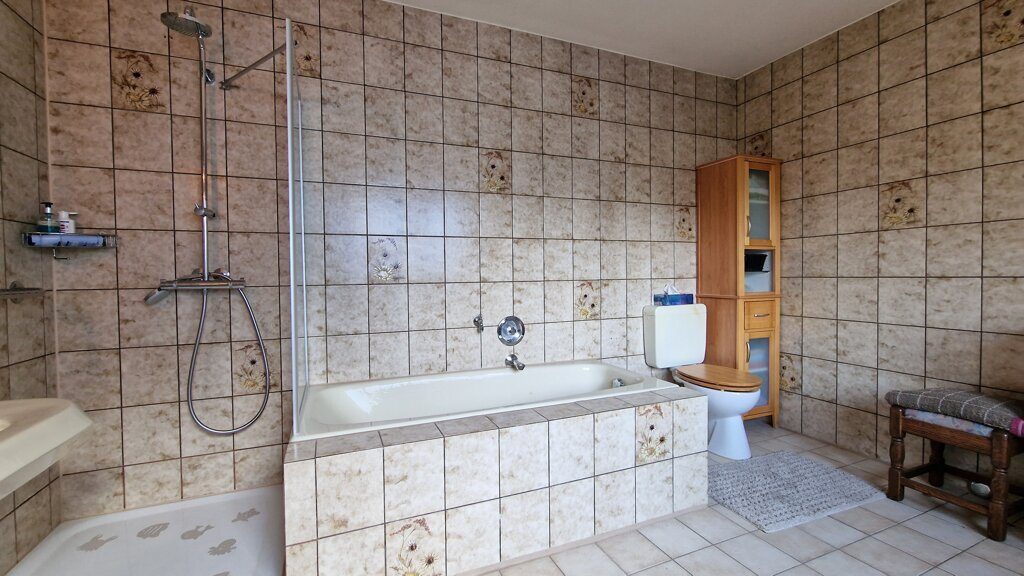Immobilienangebot - Würselen - Wohnen - Zweifamilienhaus mit großem Grundstück 
in ruhiger Lage von Scherberg