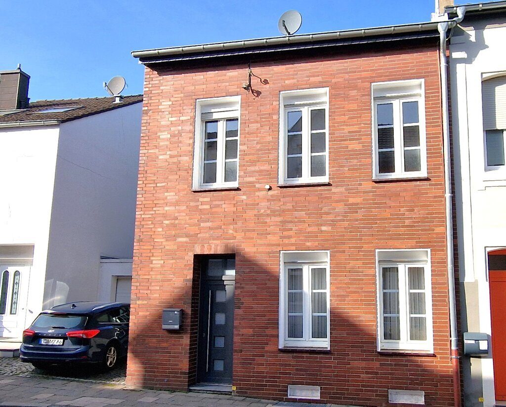 Immobilienangebot - Würselen - Wohnen - Zweifamilienhaus mit großem Grundstück 
in ruhiger Lage von Scherberg