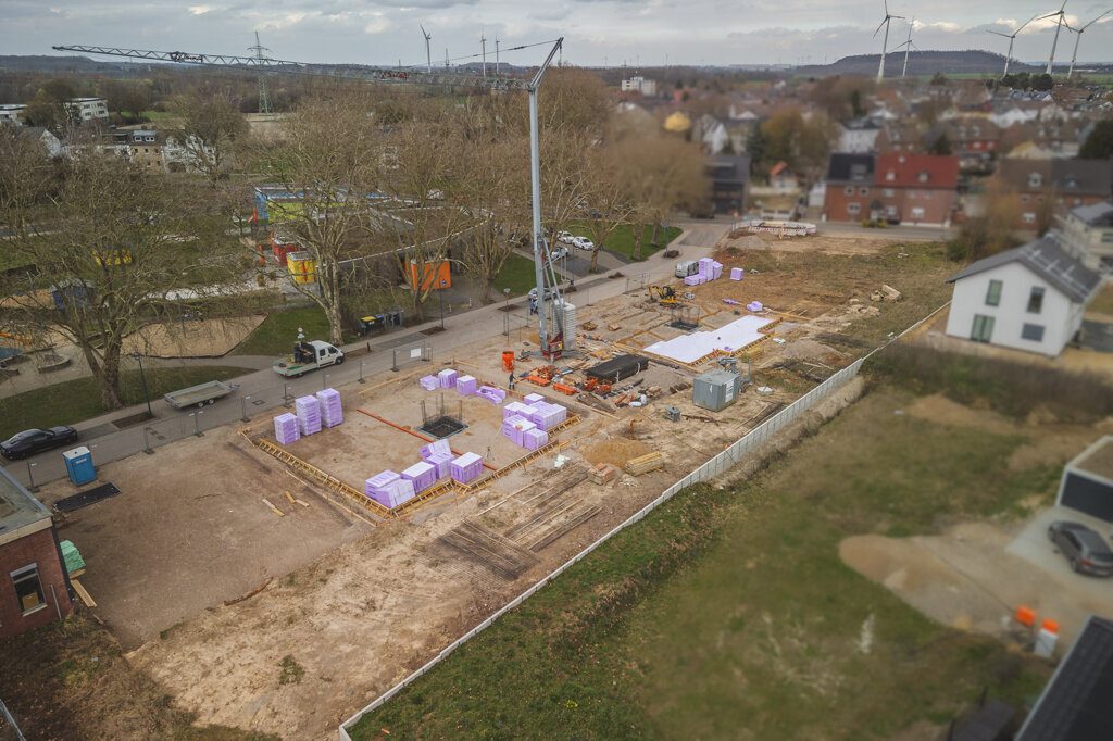 Immobilienangebot - Alsdorf - Renditehäuser - Neubauwohnhaus mit 11 Wohnungen und 15 Stellplätzen in ruhiger, beliebter Lage von Alsdorf-Annapark