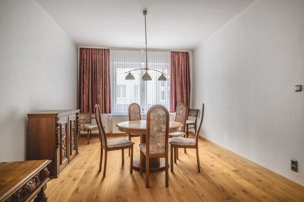 Immobilienangebot - Aachen - Wohnen - Teilweise bezugsfreies 4-Familienhaus mit 2 Garagen, in bester Lage am Rande des Aachener Südviertels