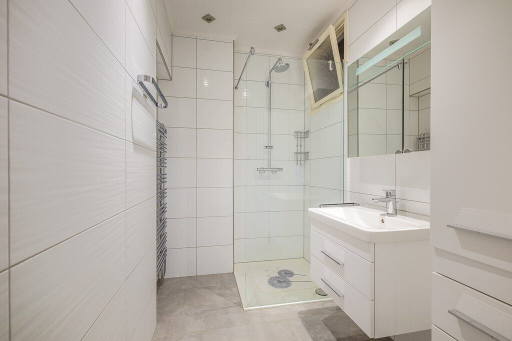 Immobilienangebot - Aachen - Wohnen - Teilweise bezugsfreies 4-Familienhaus mit 2 Garagen, in bester Lage am Rande des Aachener Südviertels