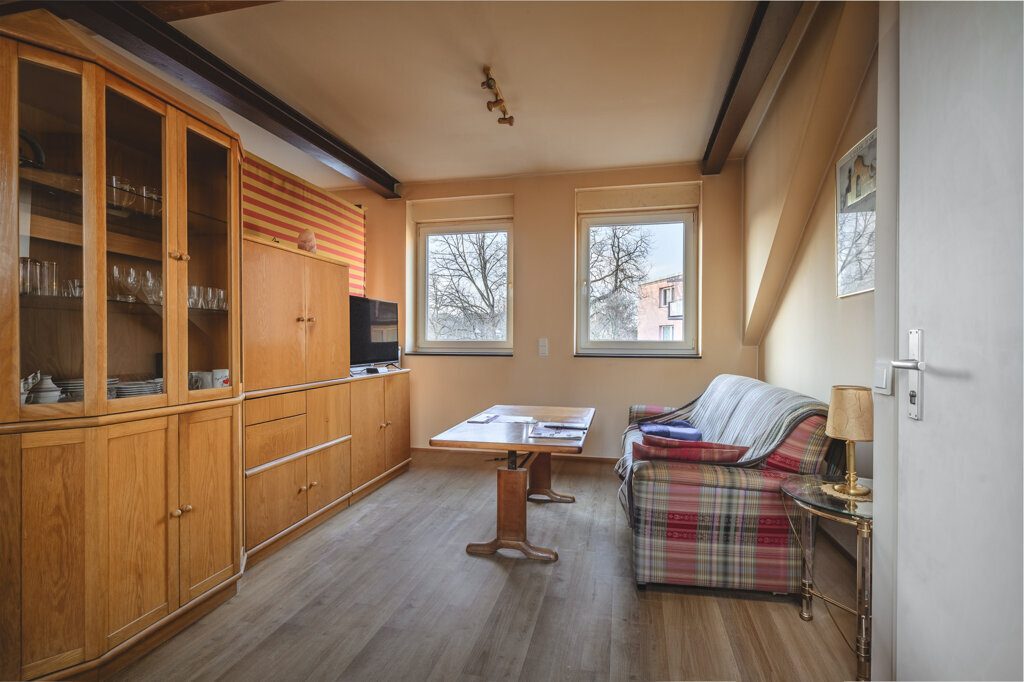 Immobilienangebot - Stolberg - Renditehäuser - Gepflegtes und saniertes Vierfamilienhaus mit großer Einheit zur Eigennutzung im Herzen von Stolberg