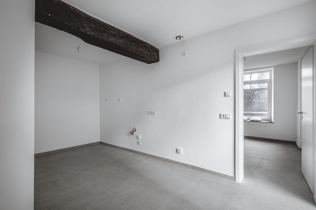 Immobilienangebot - Stolberg - Renditehäuser - Gepflegtes und saniertes Vierfamilienhaus mit großer Einheit zur Eigennutzung im Herzen von Stolberg