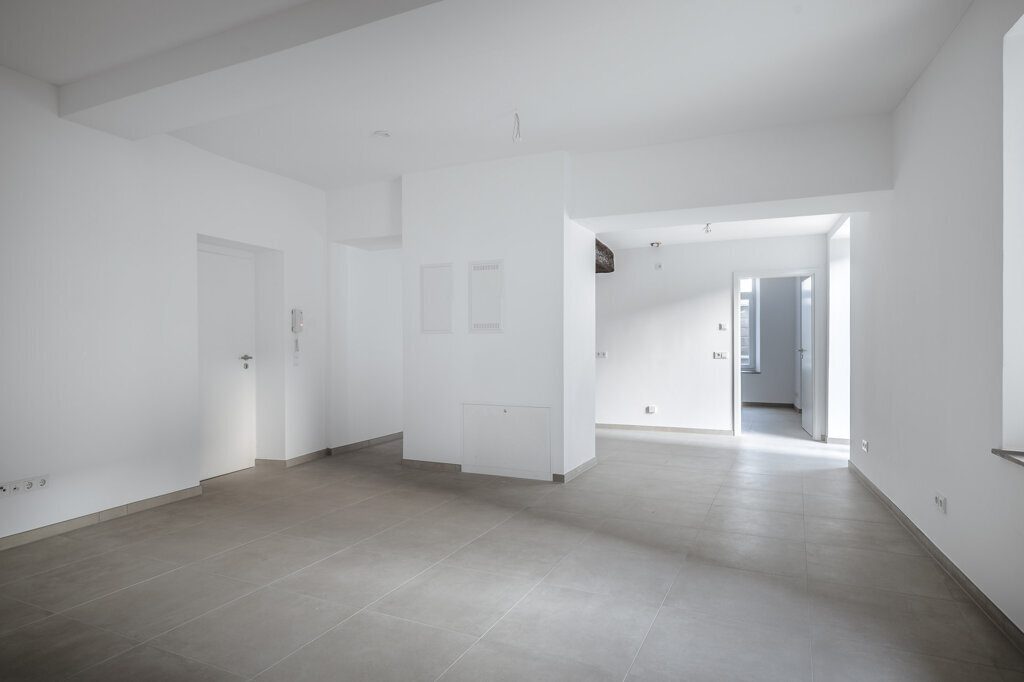 Immobilienangebot - Stolberg - Renditehäuser - Gepflegtes und saniertes Vierfamilienhaus mit großer Einheit zur Eigennutzung im Herzen von Stolberg