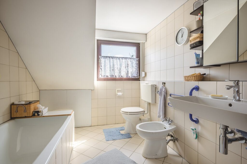 Immobilienangebot - Herzogenrath - Wohnen - Gepflegte Doppelhaushälfte in bevorzugter Wohnlage am Rande der Innenstadt