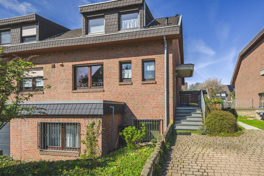 Immobilienangebot - Herzogenrath - Wohnen - Gepflegte Doppelhaushälfte in bevorzugter Wohnlage am Rande der Innenstadt