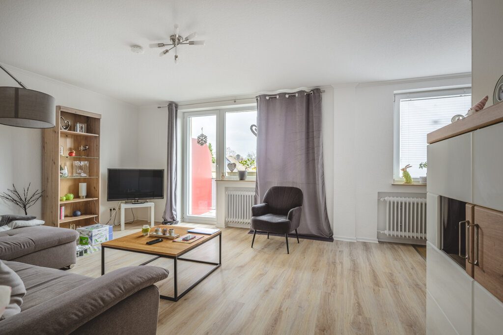 Immobilienangebot - Herzogenrath - Renditehäuser - Modernisiertes Niedrigenergiehaus mit 11 Parteien, Garagen und Stellplätzen im Herzen von Kohlscheid