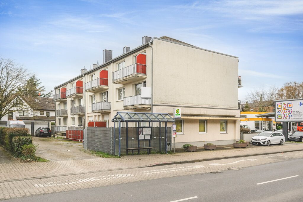 Immobilienangebot - Herzogenrath - Renditehäuser - Modernisiertes Niedrigenergiehaus mit 11 Parteien, Garagen und Stellplätzen im Herzen von Kohlscheid