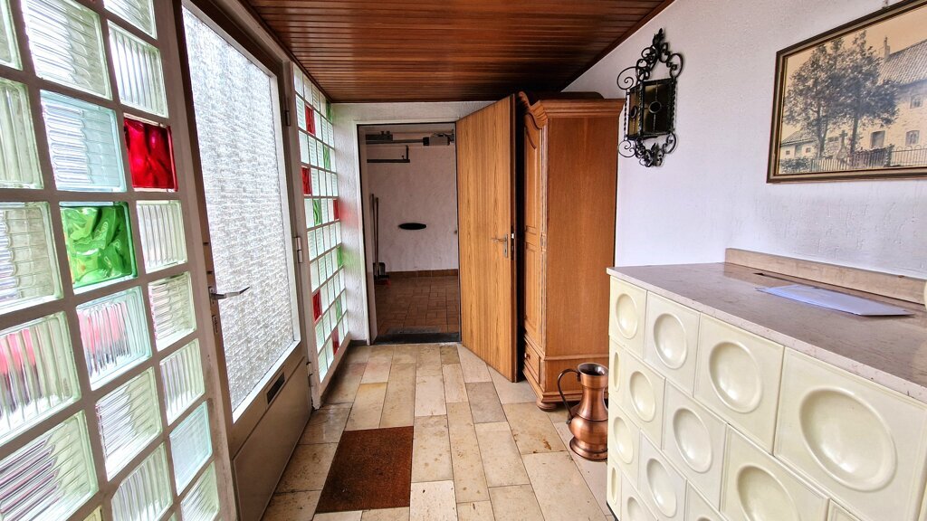 Immobilienangebot - Aachen - Wohnen - Oberforstbach!
Freistehendes Zweifamilienhaus mit großer Garage und pflegeleichtem Grundstück