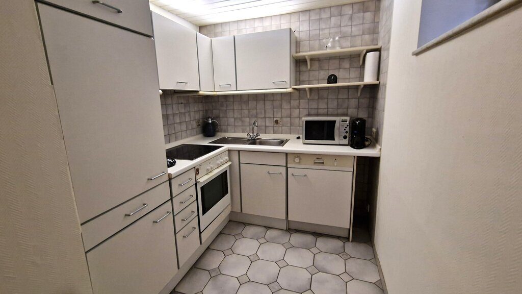 Immobilienangebot - Aachen - Wohnen - Oberforstbach!
Freistehendes Zweifamilienhaus mit großer Garage und pflegeleichtem Grundstück