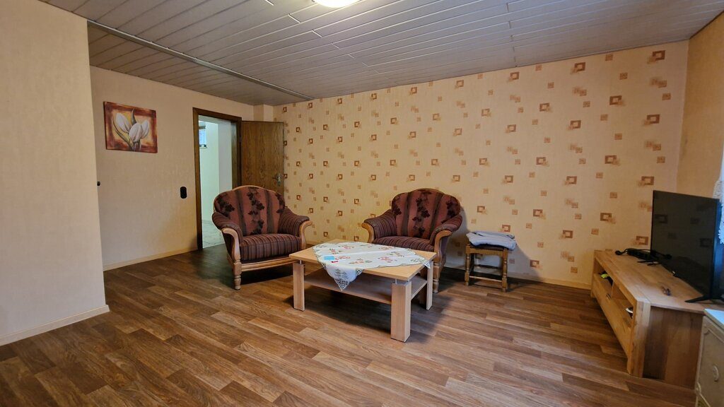 Immobilienangebot - Aachen - Wohnen - Oberforstbach!
Freistehendes Zweifamilienhaus mit großer Garage und pflegeleichtem Grundstück