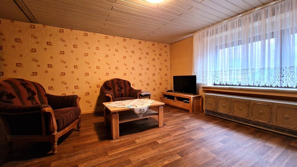 Immobilienangebot - Aachen - Wohnen - Oberforstbach!
Freistehendes Zweifamilienhaus mit großer Garage und pflegeleichtem Grundstück