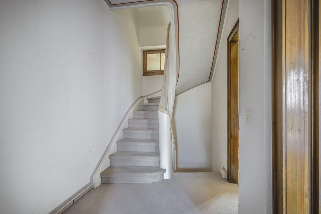 Immobilienangebot - Aachen - Wohnen - Bezugsfreies Einfamilienhaus in bester Lage von Burtscheid mit Garage -Siedlung in den Heimgärten-