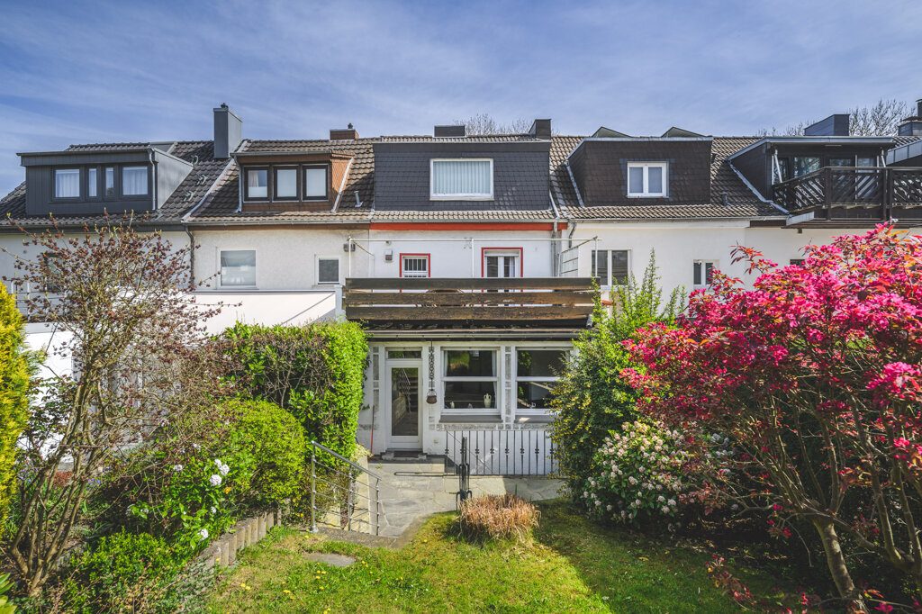 Immobilienangebot - Aachen - Wohnen - Bezugsfreies Einfamilienhaus in bester Lage von Burtscheid mit Garage -Siedlung in den Heimgärten-