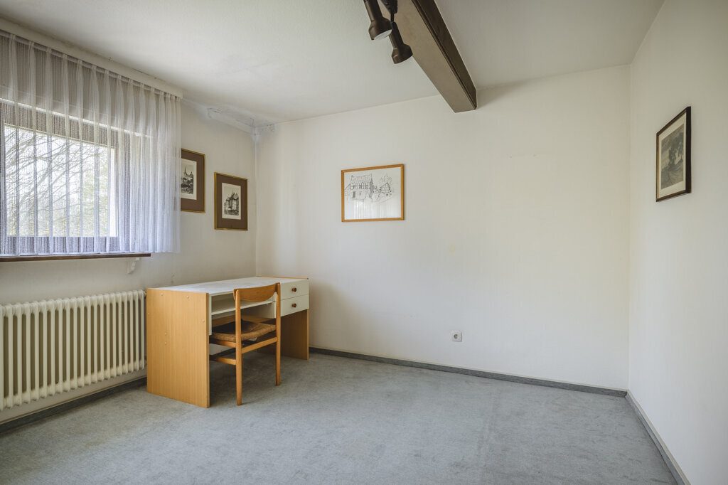 Immobilienangebot - Aachen - Wohnen - Bezugsfreies Einfamilienhaus in bester Lage von Burtscheid mit Garage -Siedlung in den Heimgärten-