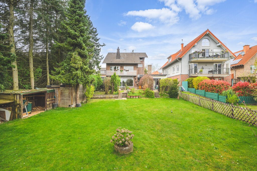 Immobilienangebot - Herzogenrath - Renditehäuser - Freistehendes 2-Familienhaus mit 2 Garagen und außergewöhnlich großem Grundstück