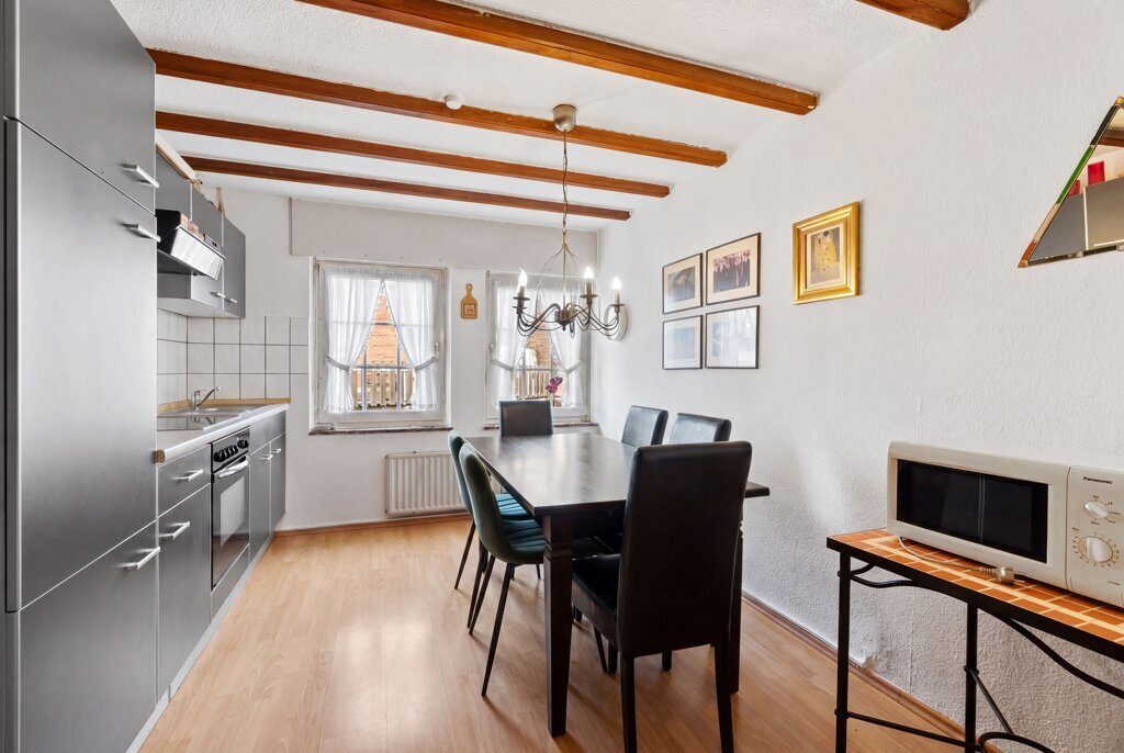 Immobilienangebot - Baesweiler - Wohnen - Freistehendes Einfamilienhaus mit großer Doppelgarage