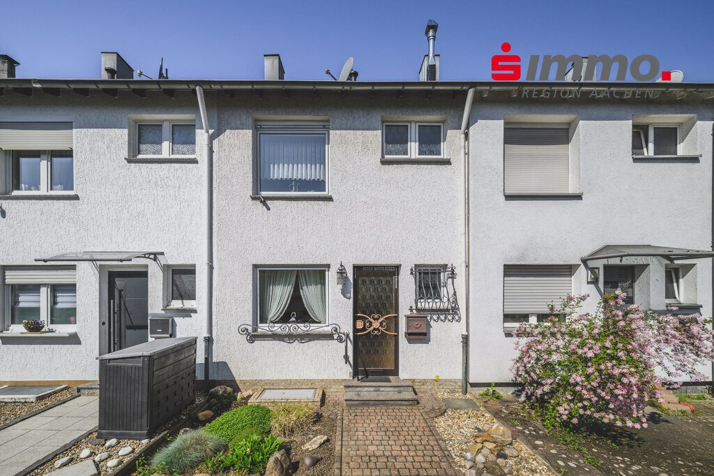 Immobilienangebot - Aachen - Wohnen - Bezugsfreies Einfamilienhaus in ruhiger Seitenstraße von Aachen-Forst