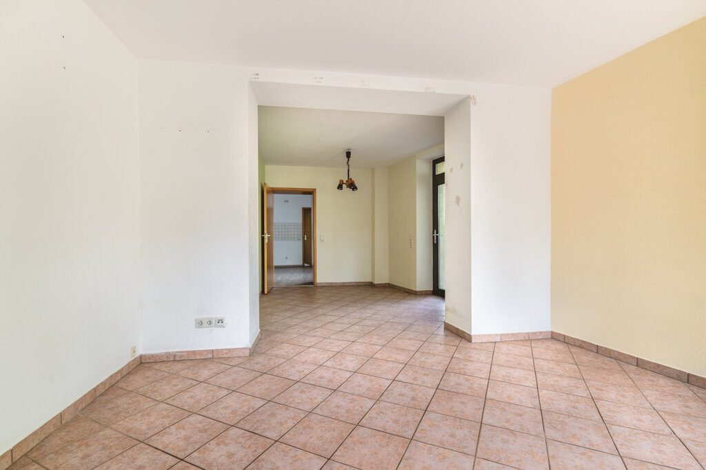 Immobilienangebot - Aachen - Renditehäuser - Großes, entwicklungsfähiges Wohn-/Geschäftshaus nebst freiem Grundstück und einer Werkstatt