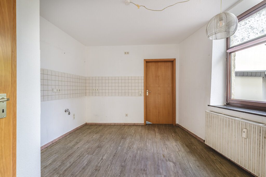 Immobilienangebot - Aachen - Renditehäuser - Großes, entwicklungsfähiges Wohn-/Geschäftshaus nebst freiem Grundstück und einer Werkstatt