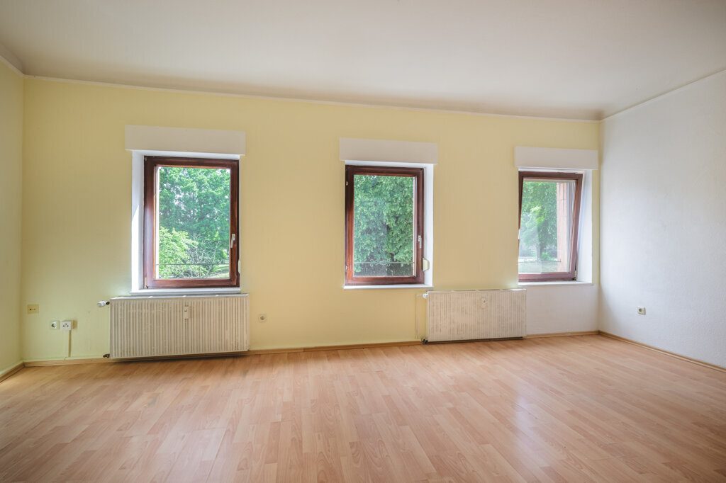 Immobilienangebot - Aachen - Renditehäuser - Großes, entwicklungsfähiges Wohn-/Geschäftshaus nebst freiem Grundstück und einer Werkstatt