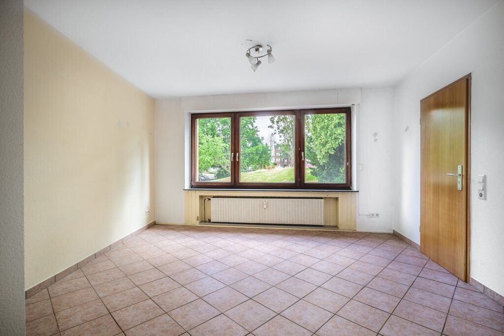 Immobilienangebot - Aachen - Renditehäuser - Großes, entwicklungsfähiges Wohn-/Geschäftshaus nebst freiem Grundstück und einer Werkstatt