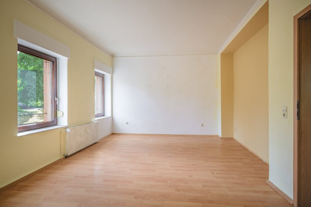 Immobilienangebot - Aachen - Renditehäuser - Großes, entwicklungsfähiges Wohn-/Geschäftshaus nebst freiem Grundstück und einer Werkstatt
