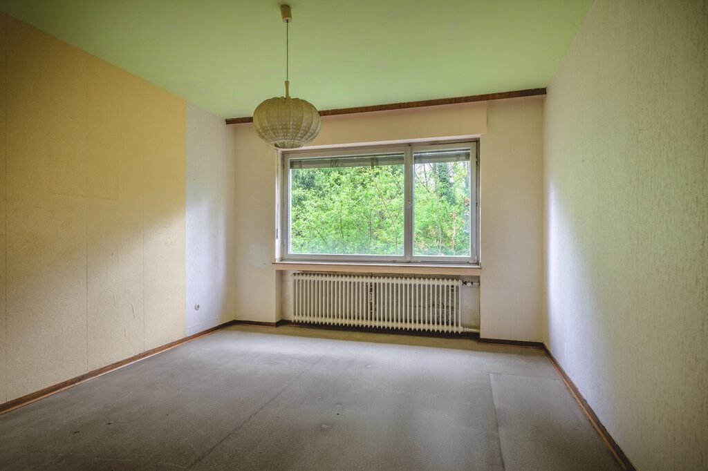 Immobilienangebot - Aachen - Wohnen - Sanierungsbedürftiges Zweifamilienhaus
mit sonnigem Grundstück im beliebten Südviertel!