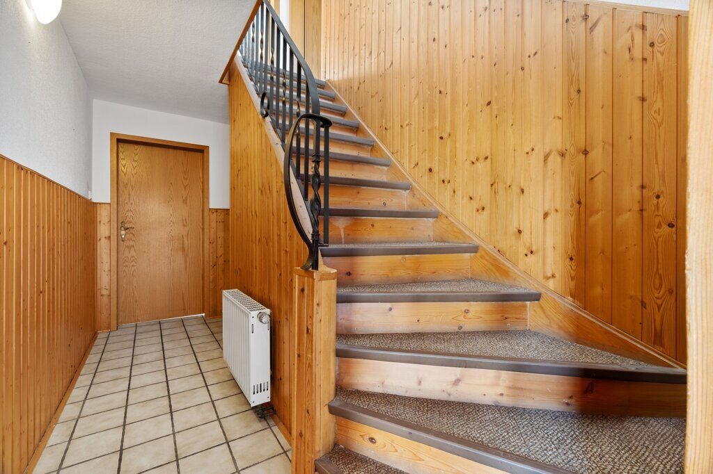Immobilienangebot - Stolberg (Rheinland) - Wohnen - Frei stehendes, modernisierungsbedürftiges EFH mit Garage und außergewöhnlich großem Grundstück