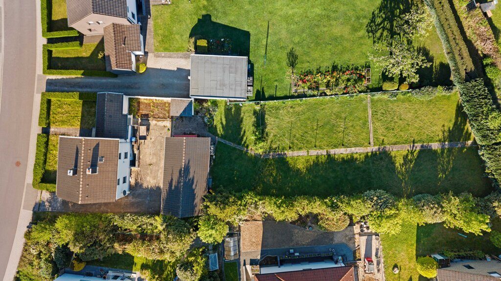 Immobilienangebot - Stolberg (Rheinland) - Wohnen - Frei stehendes, modernisierungsbedürftiges EFH mit Garage und außergewöhnlich großem Grundstück