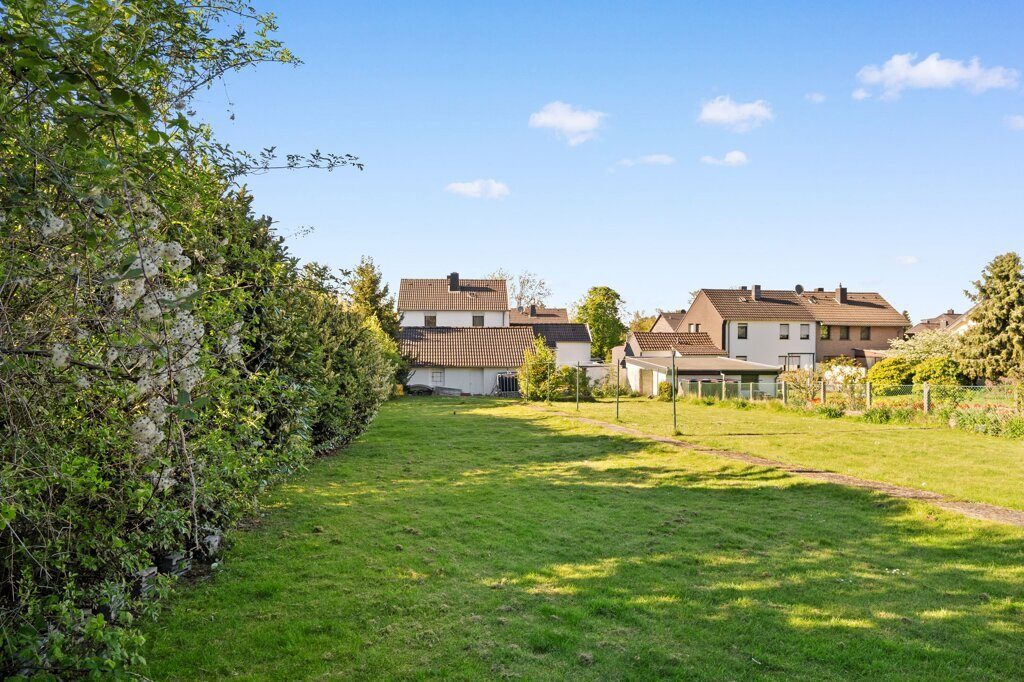 Immobilienangebot - Stolberg (Rheinland) - Wohnen - Frei stehendes, modernisierungsbedürftiges EFH mit Garage und außergewöhnlich großem Grundstück