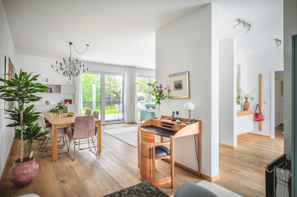 Immobilienangebot - Würselen - Wohnen - Neuwertiger Bungalow mit 2 Garagen und Traumgarten in ruhiger Stichstraße