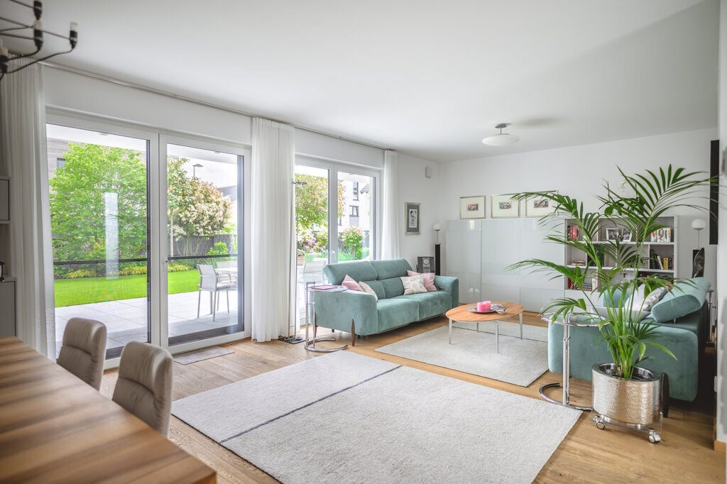 Immobilienangebot - Würselen - Wohnen - Neuwertiger Bungalow mit 2 Garagen und Traumgarten in ruhiger Stichstraße
