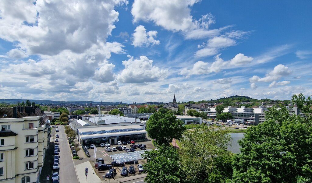 Immobilienangebot - Aachen - Wohnen - Mit Blick auf Dom und Lousberg!
Solide vermietete, gepflegte 2-Zimmerwohnung mit Balkon