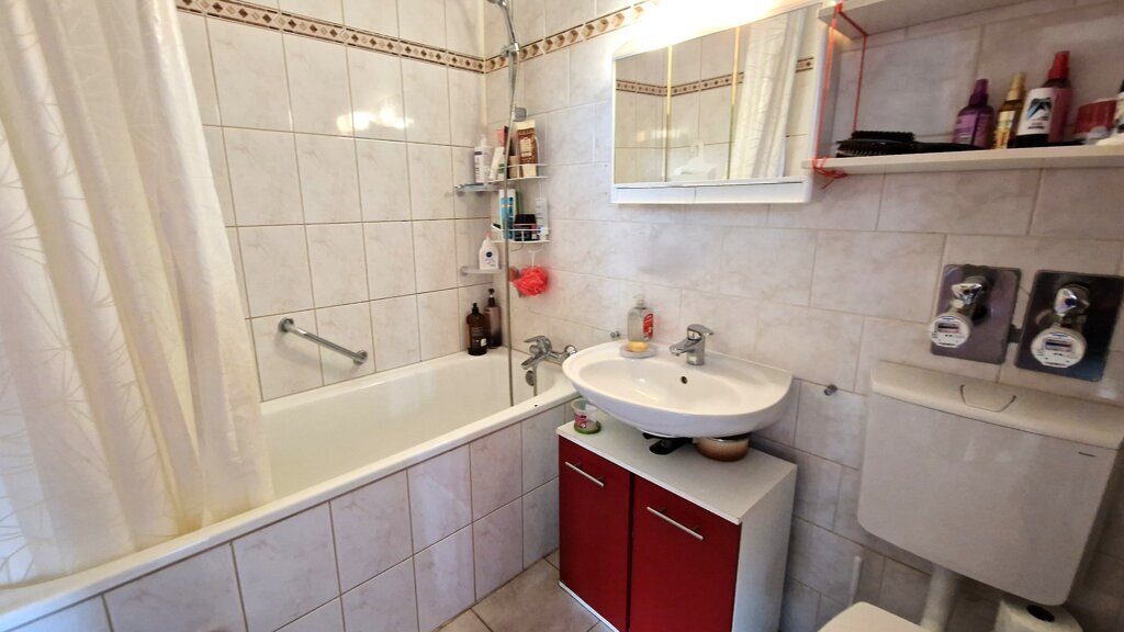 Immobilienangebot - Aachen - Wohnen - Mit Blick auf Dom und Lousberg!
Solide vermietete, gepflegte 2-Zimmerwohnung mit Balkon